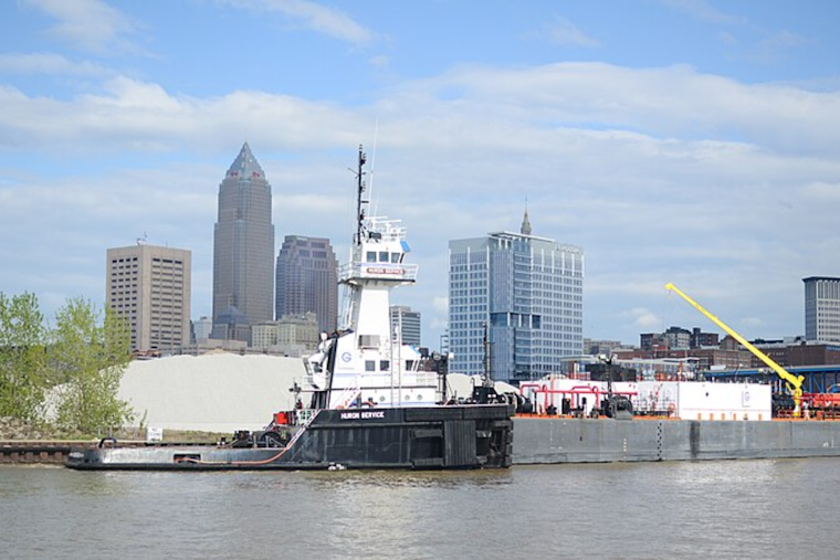 Cleveland Welcomes Crisp Autumn Weather, Lake Erie Boaters Cautioned Amid Small Craft Advisory