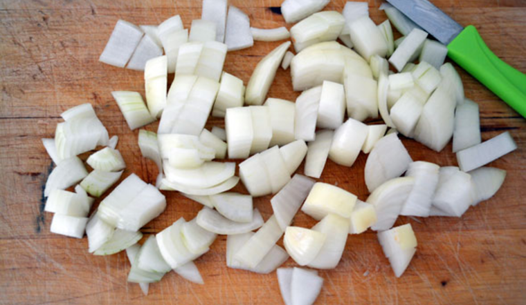 Colorado's Illegal Pete's Drops Yellow Onions Amid E. Coli Scare and Nationwide Recall Efforts
