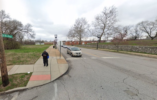Elderly Man Robbed and Assaulted in Saint Louis' West End, Suspect at Large