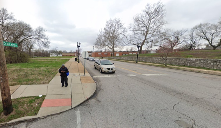 Elderly Man Robbed and Assaulted in Saint Louis' West End, Suspect at Large