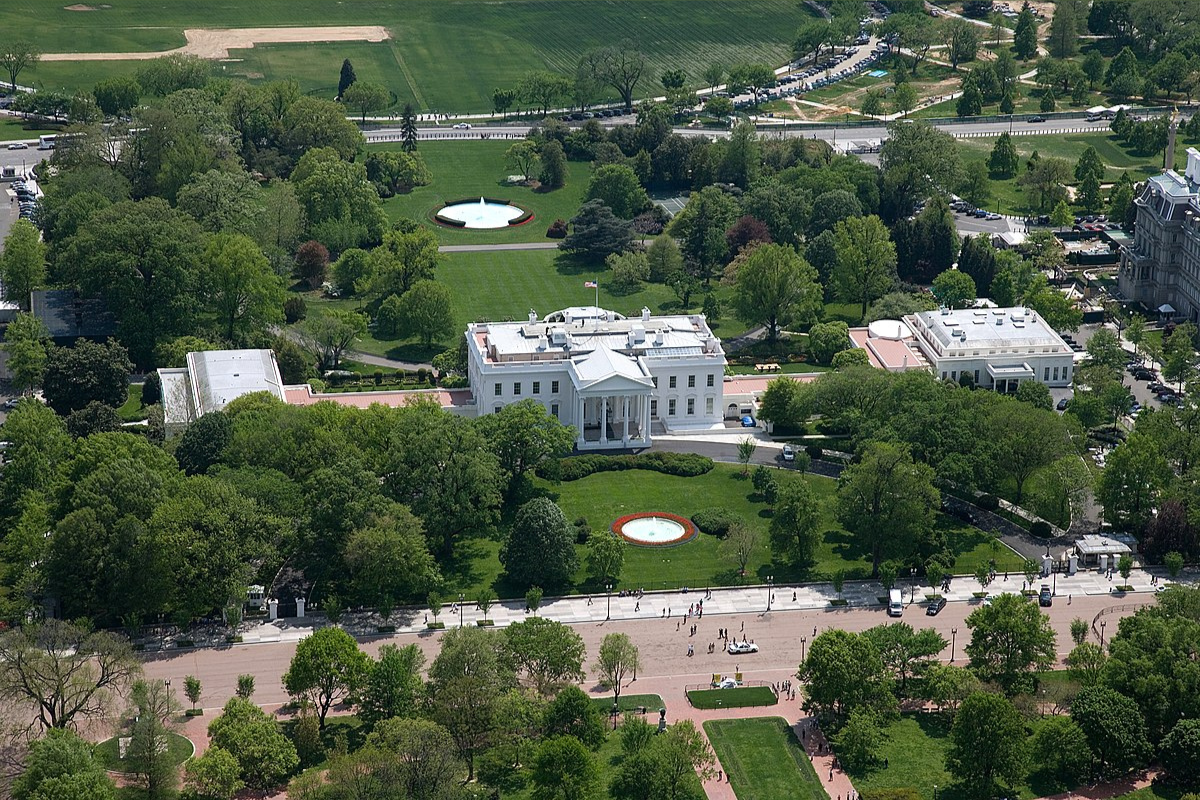 Experience Autumn Splendor with the Free White House Fall Gardens Tour