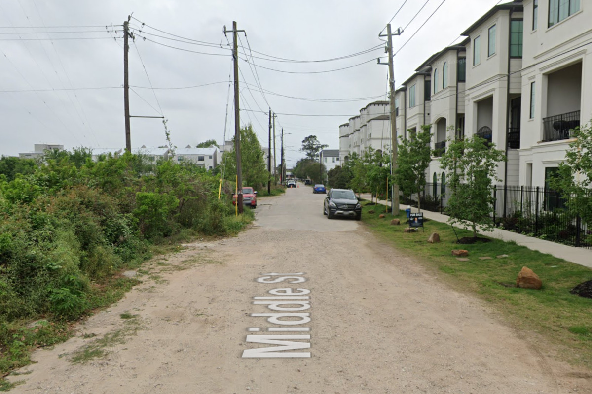 Federal Agents Conduct Environmental Safety Probe at Houston Housing