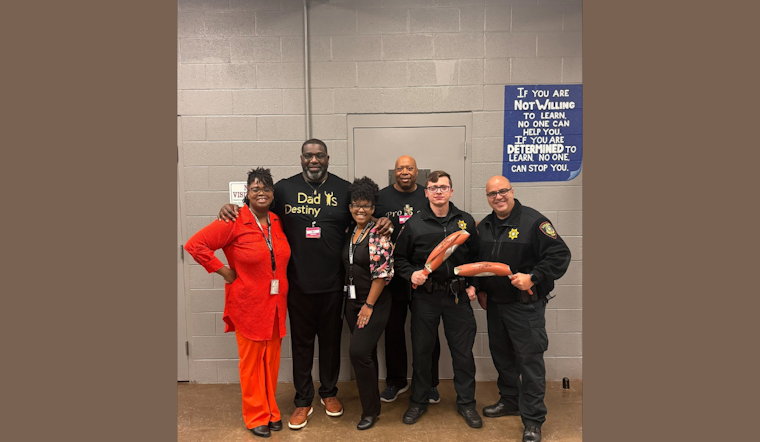 Former NFL Star Devin Wyman Inspires Inmates in Green Bay with Message of Transformation and Empowerment