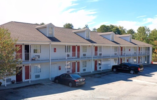 Gwinnett County Police Investigate Hotel Parking Lot Shooting, Search for Suspect Underway
