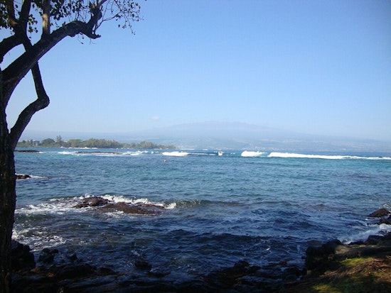 Hawaii's Richardson Ocean Center Undergoes Additional Water Quality Tests Amid Elevated Bacteria Level Concerns