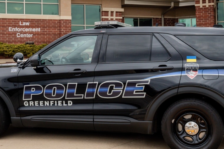 High-Speed Chase in Milwaukee Ends with Multi-Vehicle Crash and Two Arrests on I-43