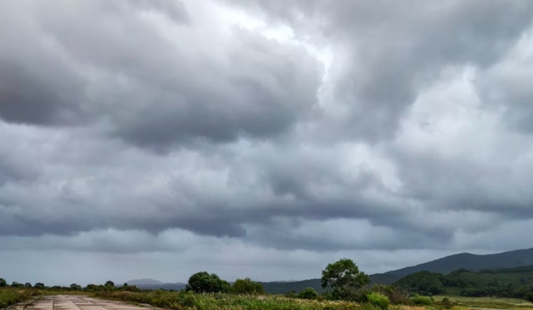 Honolulu Forecast Includes Light Trade Winds, Intermittent Showers, and Clear Skies Ahead