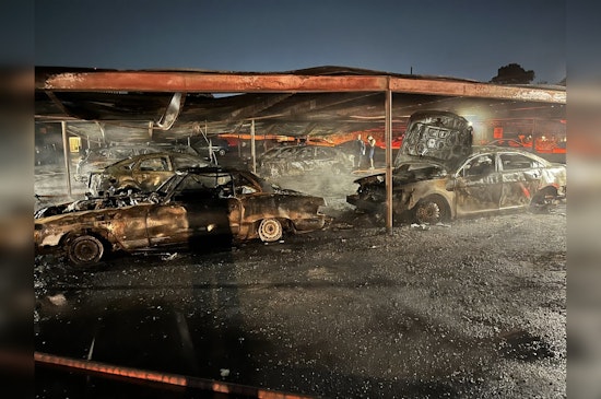Houston Apartment Complex Engulfed in Blaze, 30 Vehicles Torched; Arson Unit Investigating
