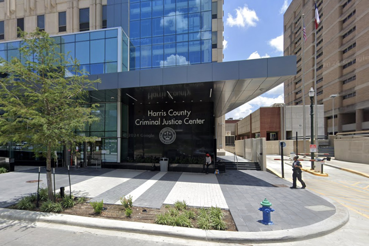 Houston Authorities Launch Manhunt for Convicted Murderer Stephen