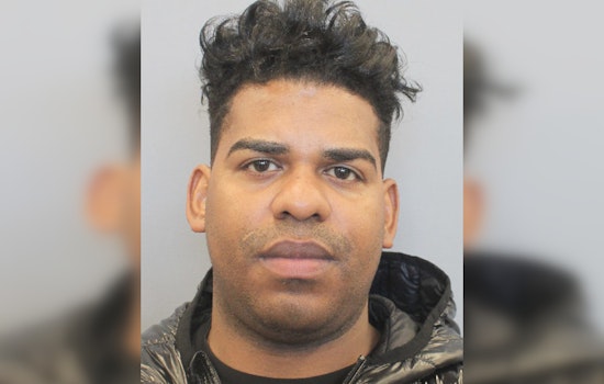 Houston Authorities Search for Suspect Charged with Murder on Elmside Drive