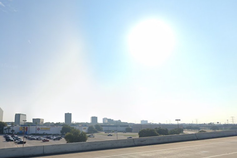 Houston Basks in Sunshine: Warm Temperatures and Clear Skies Set to Continue into the Weekend