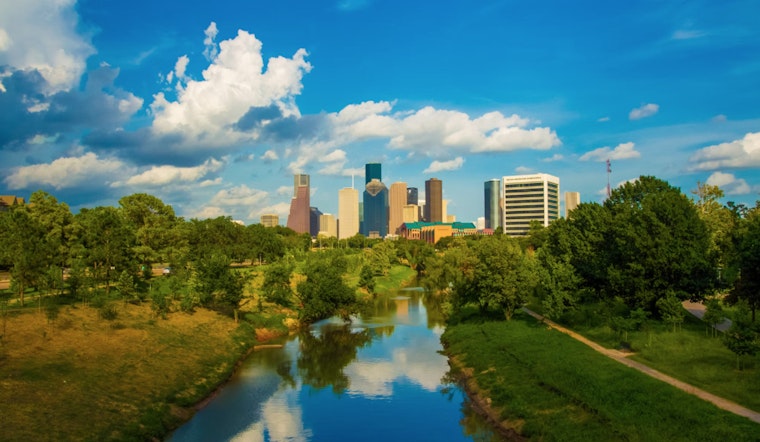 Houston Heats Up with Sunny Skies and 80s Forecasted as Western Texas Prepares for Severe Weather