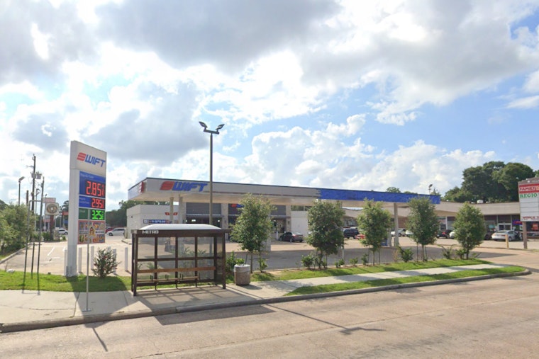 Houston Man Fatally Shot Outside Gas Station on Hillcroft Ave, Police Seek Suspects