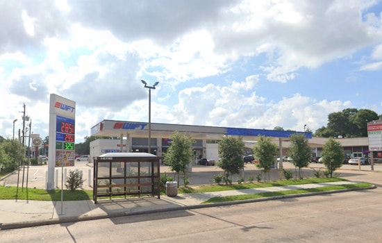 Houston Man Fatally Shot Outside Gas Station on Hillcroft Ave, Police Seek Suspects