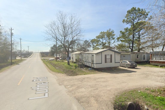 Houston Officer Fatally Shoots Armed Suspect During U.S. Marshal-Led Operation on Luthe Road
