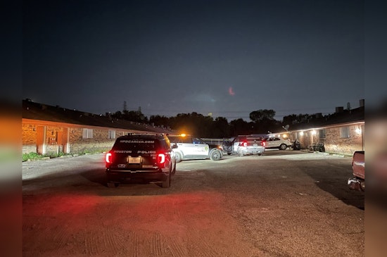 Houston Police Investigate Fatal Stabbing at Southeast Apartment Complex, Witnesses Urged to Come Forward