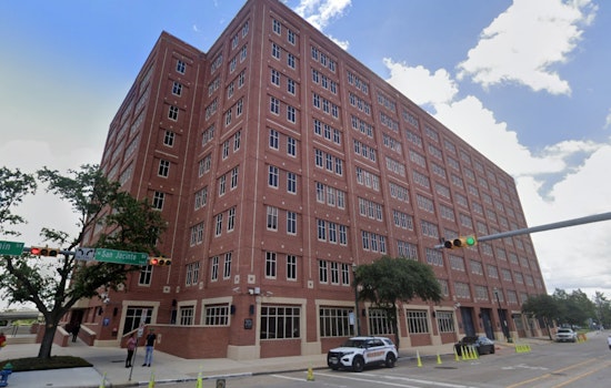 Houston Police Officer Charged with Assault and Unlawful Restraint After Alleged Domestic Incident