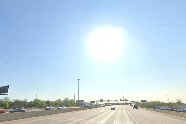 Houston Shrouded in Early Morning Fog with Sunny Skies Ahead, Says National Weather Service