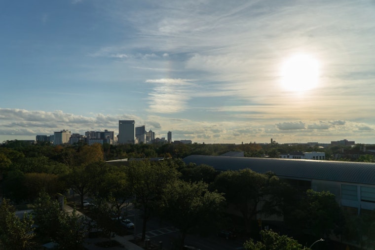 Houston to Enjoy Sunny Skies with Highs Near 90 as Mild Breezes and Midweek Showers Approach