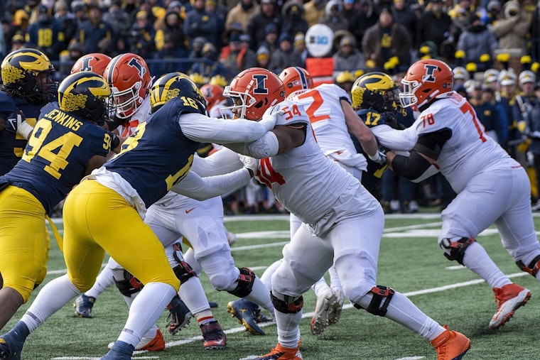 Illinois Reignites Football Legacy with Vintage Helmets, Defeats Michigan Wolverines in Style