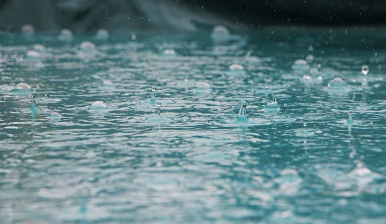 Orlando to Experience Breezy Days with Showers Ahead, Rip Currents Challenge Beachgoers