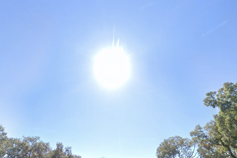 Inviting Sunshine and Gentle Breezes Bring Perfect Autumn Weather to Tampa, According to NWS