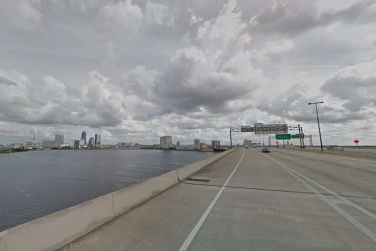 Jacksonville Awaits Showers and Thunderstorms with Rising Humidity, Sunshine Expected Midweek