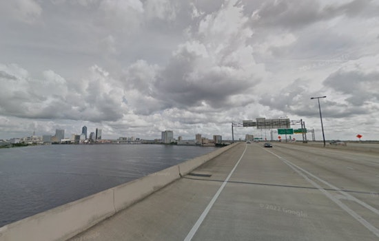 Jacksonville Awaits Showers and Thunderstorms with Rising Humidity, Sunshine Expected Midweek