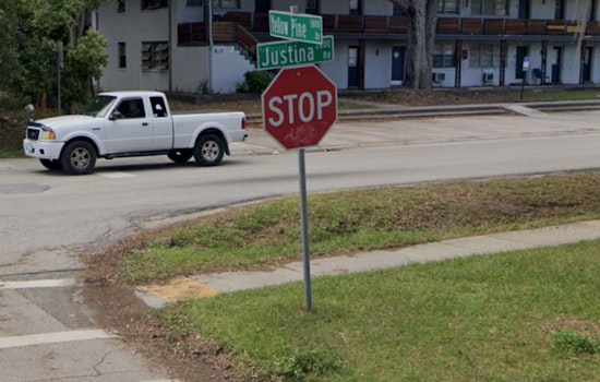 Jacksonville Police Fatally Shoot "Known Gang Member" After Alleged Gun Display and Chase in Arlington Manor