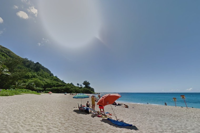 Kauai's Hā‘ena Beach Park Reopens After Shark Sighting Prompts Swim Restrictions