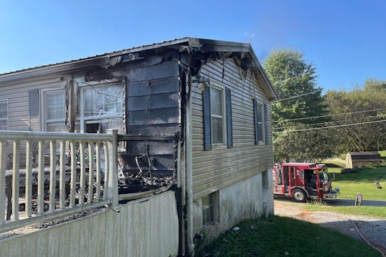 Knoxville Firefighter Sustains Injuries During Blaze at Bradshaw Garden Road Residence