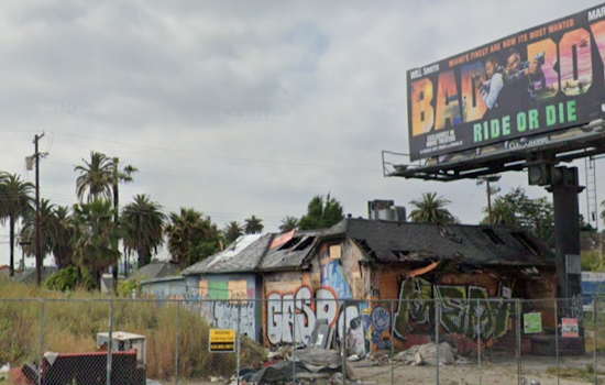 L.A. Firefighters Quench Blaze in Vacant Mid-Wilshire Building, No Injuries
