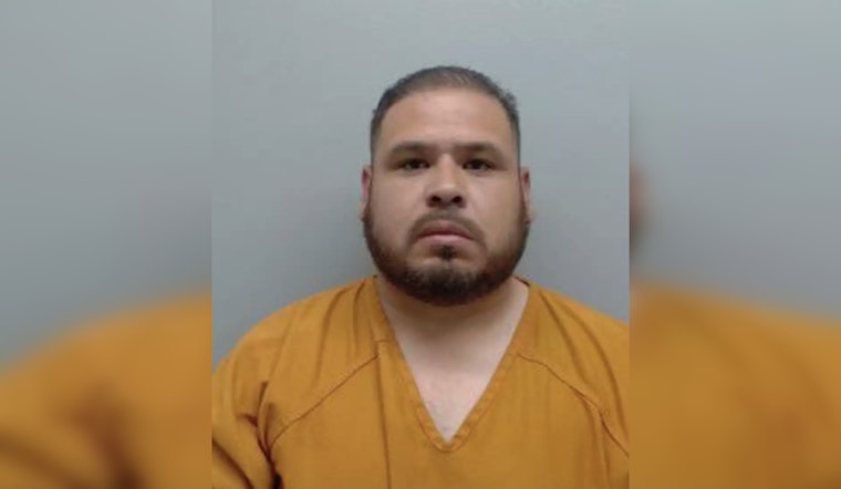 Laredo CBP Officers Capture Suspected Felon at Juarez-Lincoln Bridge