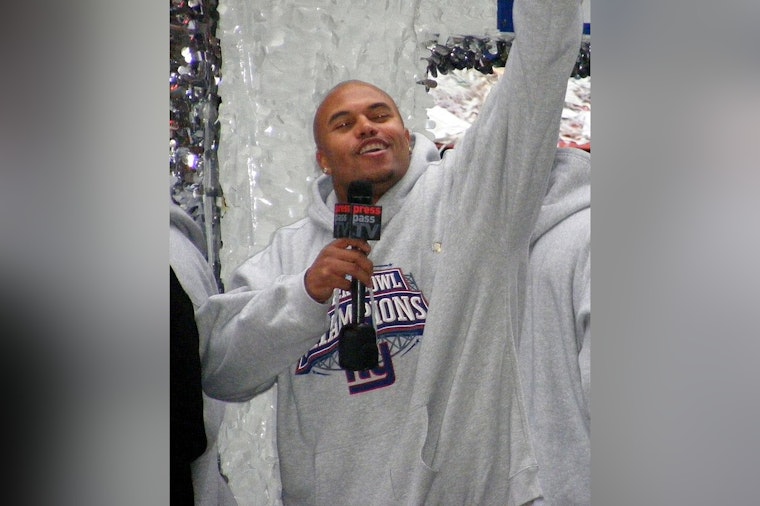 Las Vegas Raiders' Coach Antonio Pierce Plays Coy Amid Davante Adams Trade Whispers and Injury Concerns