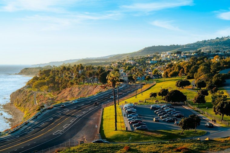 Los Angeles to Enjoy Partly Sunny Skies and Comfortable 79°F Today, Fog and Drizzle Expected Tonight