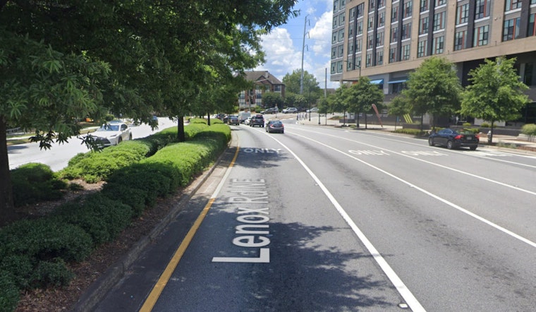 Man Fatally Stabbed on Lenox Road in Atlanta, Suspect Detained as Police Investigate the Scene