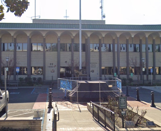 Man Robbed After Assault on Hunter St in Stockton, Police Seek Suspect in Evening Crime Wave