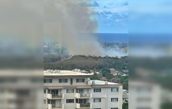 Maui Residents Urged to Evacuate as Brush Fire Spurs Closure of Kahekili Highway Section