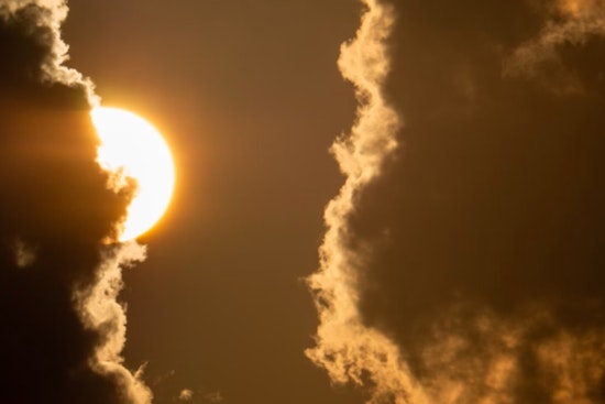 Miami Faces Mix of Sunshine and Showers with Breezy Weather Ahead and Temperatures in the 70s and 80s