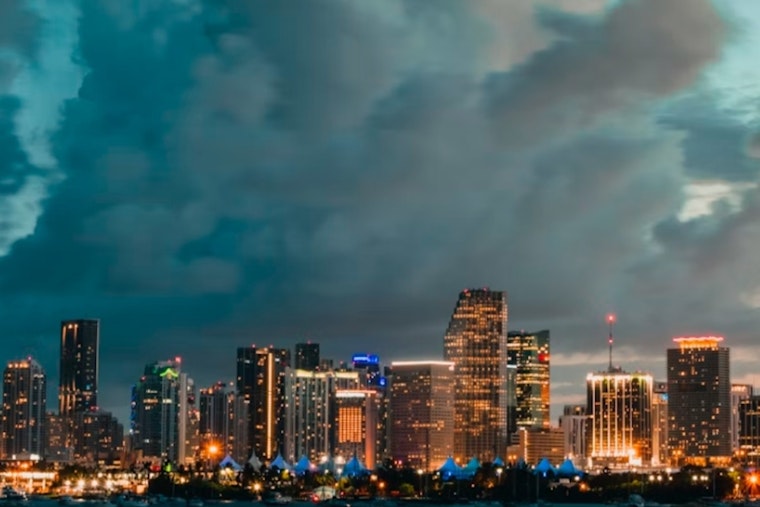 Miami Welcomes Comfortable Autumn Temperatures with Slight Chance of Showers in Upcoming Forecast