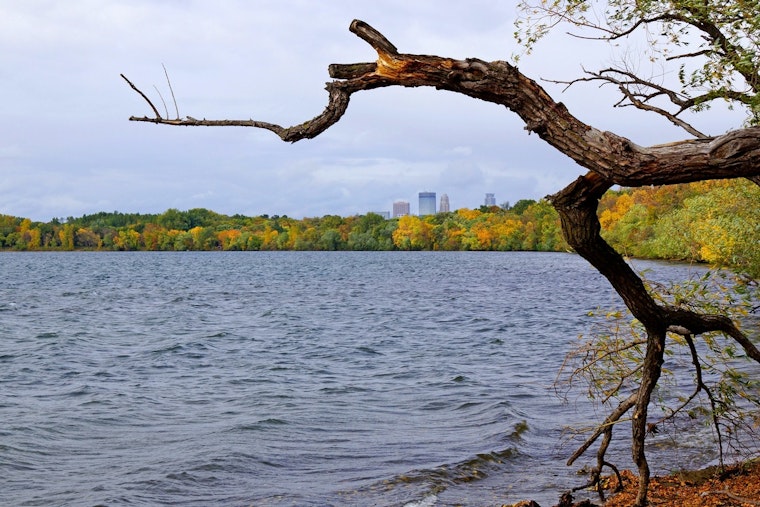 Minneapolis Weather Forecasts Sunny Spells and Showers Mark Transition to Autumn
