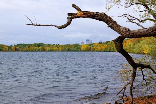 Minneapolis Weather Forecasts Sunny Spells and Showers Mark Transition to Autumn