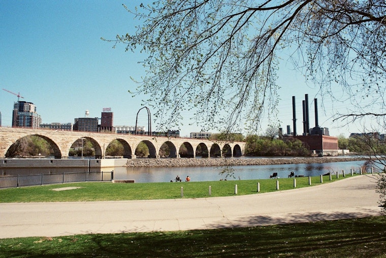 Minneapolis Welcomes Sunny Skies and Pleasant Highs, Frosty Start Expected by Columbus Day