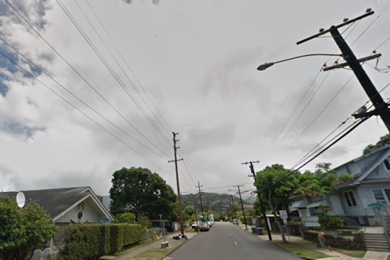 Mixed Weather Forecast for Honolulu, Light Winds, Showers, and Potential Thunderstorms This Weekend