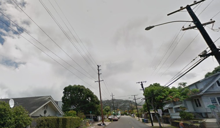 Mixed Weather Forecast for Honolulu, Light Winds, Showers, and Potential Thunderstorms This Weekend