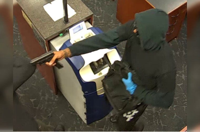 Nashville Police Seek Suspect in Murfreesboro Pike Bank Robbery, Public's Help Requested