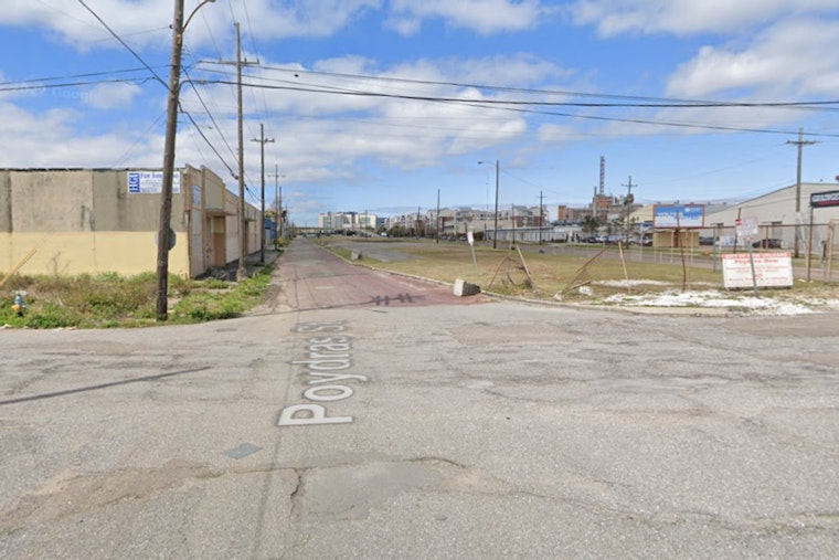 New Orleans Ambulance Hijacked by Woman with Crew and Patient Onboard as Police Apprehend Suspect