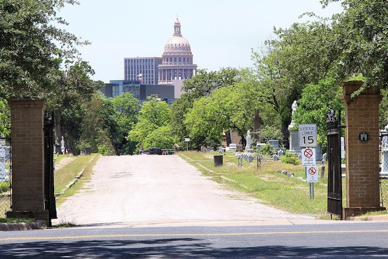 Oakwood Cemetery Unveils Virtual Tours and Seasonal Spirits Walks