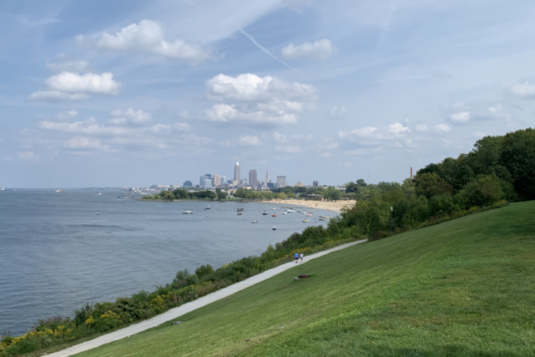 Ohio Faces Unseasonably Warm October Weather and Gusty Winds, NWS Cleveland Issues Advisories for Toledo and Cleveland Regions