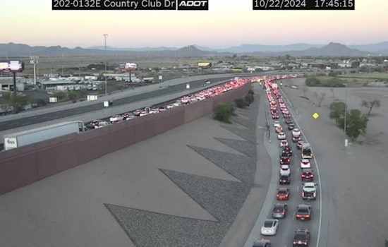 One Fatality Reported in Loop 202 Mesa Crash as Commuters Face Extended Delays